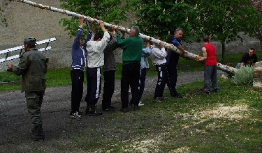 stavanie mája stavanie mája